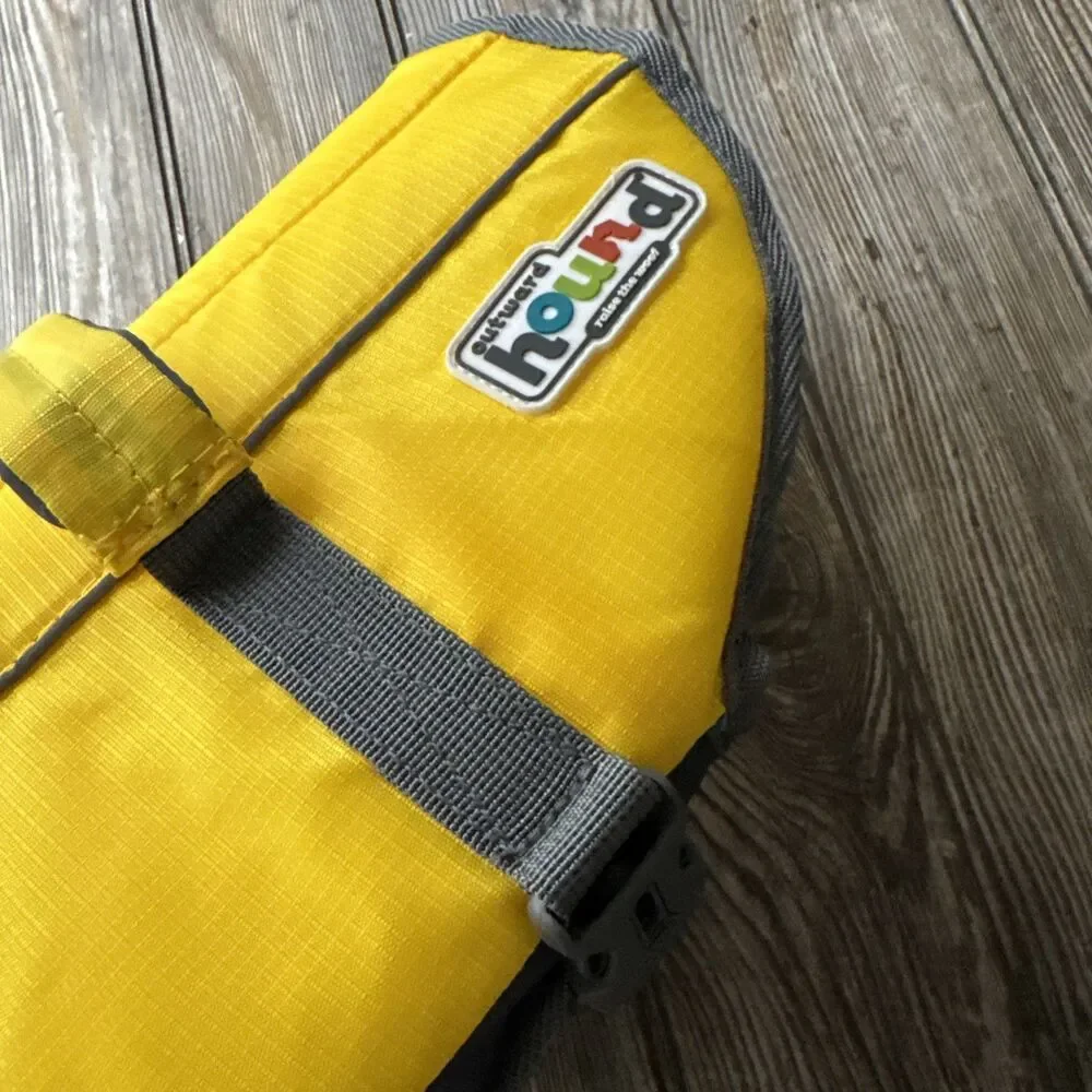 Outward Hound Dog Life Jacket medium